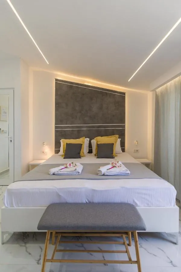 Del Soll Apart otel Polychrono